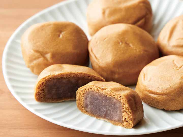 小樽花月堂　たっぷりあんこの黒糖まんじゅう（北海道産小豆のこしあん）