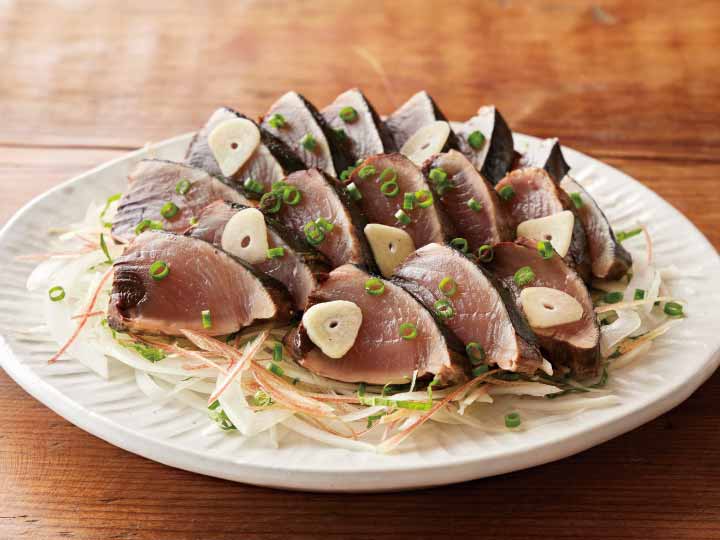 予約4／27週　本格わら焼きで香ばしい！土佐一本釣り初鰹のタタキ