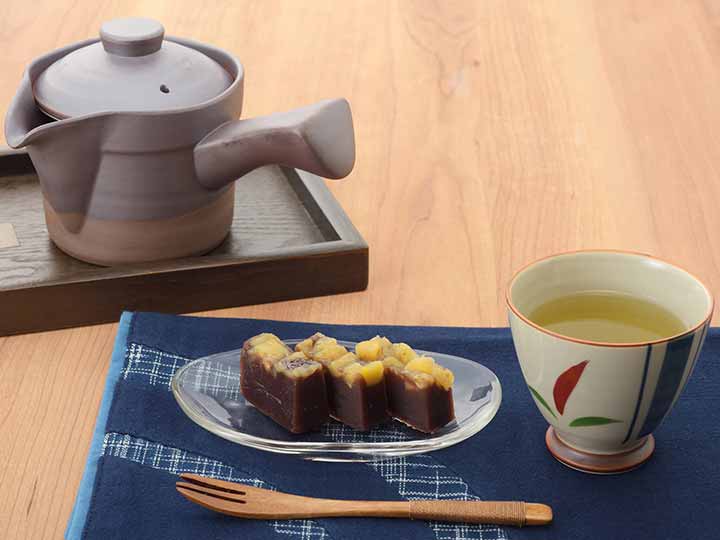 予約5／18週　有田焼　趣釉ゆったり急須（カゴ網付）_2