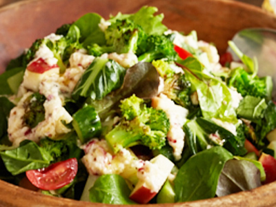 【ベジオタのひと皿】りんごと小松菜の10品目カラフルチョップドサラダ写真