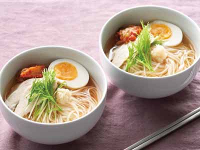 ゆで汁は生姜湯でどうぞ 手延生姜麺写真