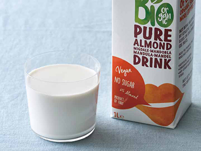 有機アーモンドドリンク写真