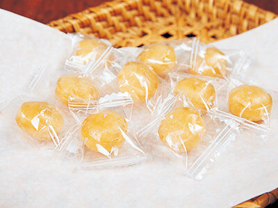 粟国の塩飴写真