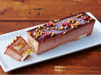 プラリネショコラ ヘーゼルナッツチョコレートケーキ写真