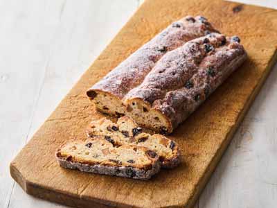 マリーレンのシュトーレン（ホール）写真