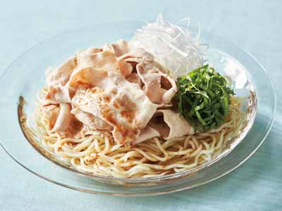 平飼たまご麺の冷やし中華（金ごまだれ）写真