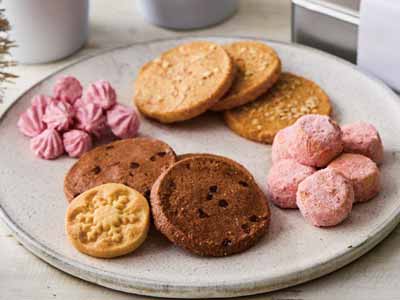 北海道産有機小麦のクリスマスクッキー缶写真