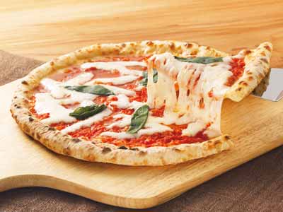 石窯ナポリピッツァフレッシュバジルのマルゲリータ写真