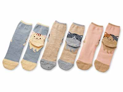 予約　日本製　かかとケアふわふわねこ柄ソックス写真