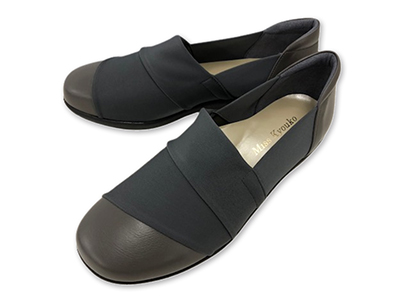 予約　ミスキョウコ　4Ｅ撥水ストレッチスリッポン（ブラック）22.0CM写真