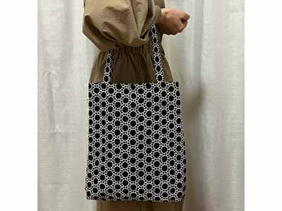 予約　リネンコットンレース刺繍トートバッグ（タンバリン柄）ブラック写真