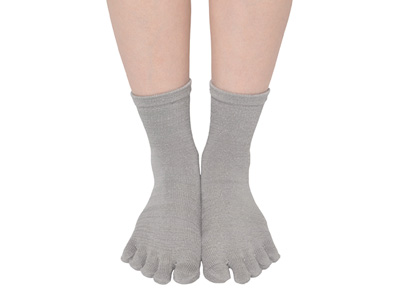 予約　シルク混5本指ソックス（かかと付）グレー22−24CM写真