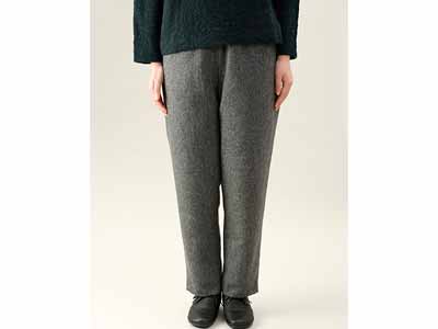 予約　メリノンの　テーパードパンツ　Ｍ写真