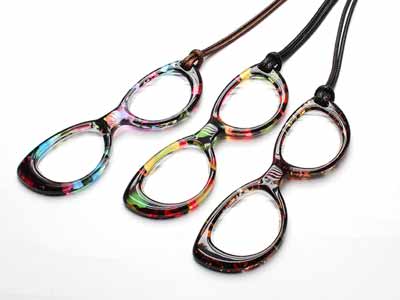 予約　めがね型ルーペペンダント　ピンク写真