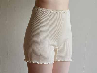 予約　リブ1分丈ショーツ　オフホワイト写真
