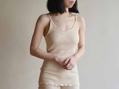 予約　リブカップ付きキャミソール　オフホワイト写真