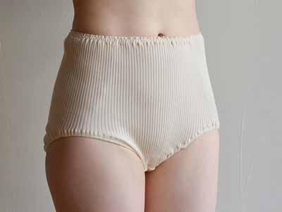 予約　リブショーツ　オフホワイト写真