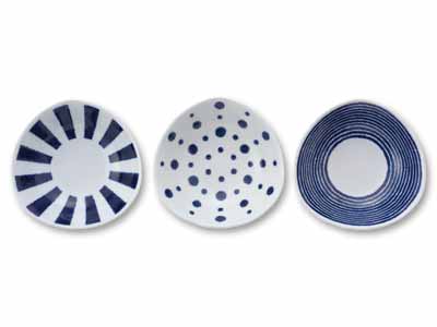予約　ｉｎｄｉｇｏ　藍玉三角小鉢（3柄組）写真
