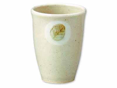 フリーカップ中　葉っぱ白写真