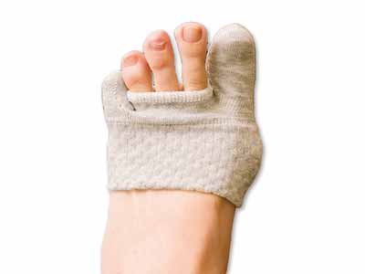 予約　日本製　肌側シルク外反母趾ケアサポーター（2本指タイプ）写真