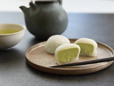 生クリーム大福（ほろにが国産抹茶）写真