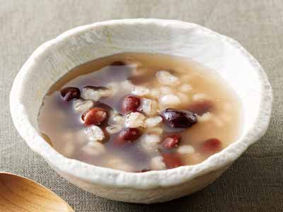 北海道産黒豆で作った　もち麦ぜんざい写真