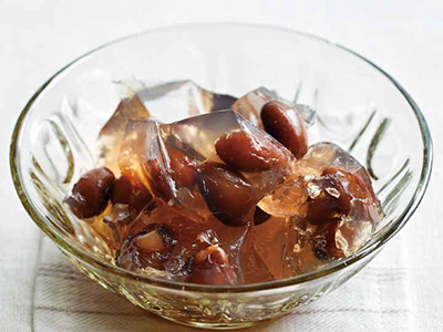 とろ〜りふるふる　お豆がおいしい寒天ゼリー　黒豆写真