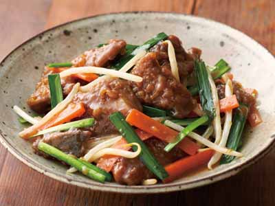 野菜をくわえて　国産豚のレバニラ炒め写真