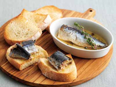 国産真いわしを味わうオイルサーディン写真