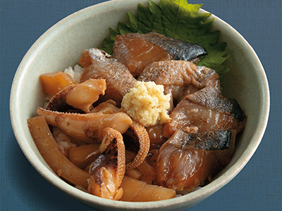 頒布会キャンセル分販売　新潟県産さわらタタキとアオリイカの漬け丼（醤油味）写真