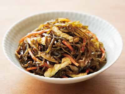 あると便利な副菜　出汁香る切り昆布の煮物写真