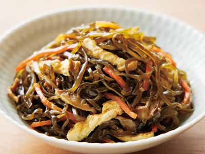 あると便利な副菜　出汁香る切り昆布の煮物写真