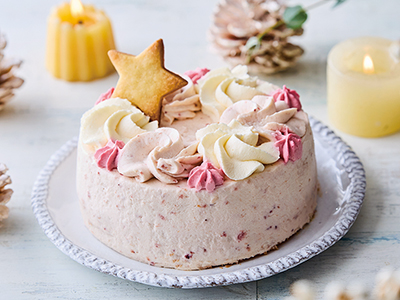 【予約】12／22週　有機苺の生クリームとカスタードクリームのケーキ（クッキー付き）4号写真