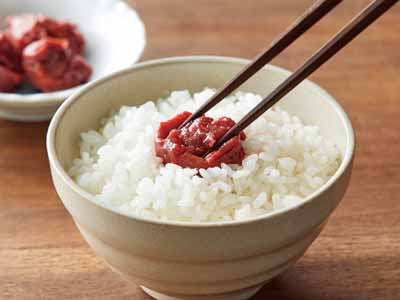 予約12／1週　大地のもったいナイくずれ梅干し写真