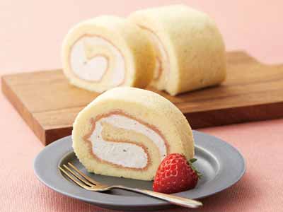 予約2／23週　有機苺のシフォンロールケーキ写真