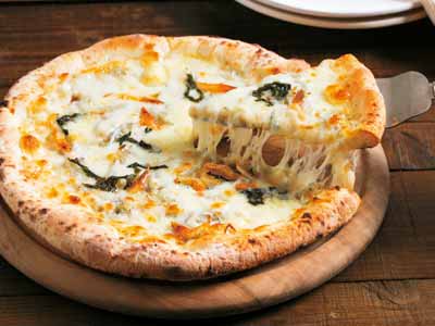 予約2／23週　石窯ナポリピッツァ　駿河湾産桜えびとしらすの春ピザ写真