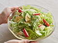 【ベジオタのひと皿】ピンクレディと生おかひじきでいただく、春レタスサラダ