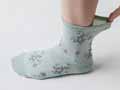 予約　日本製　肌コットンゆったり花柄ソックス_2