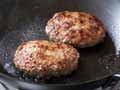【お得な2パック】冷凍のまま焼ける　国産合挽肉の生ハンバーグ×2_3